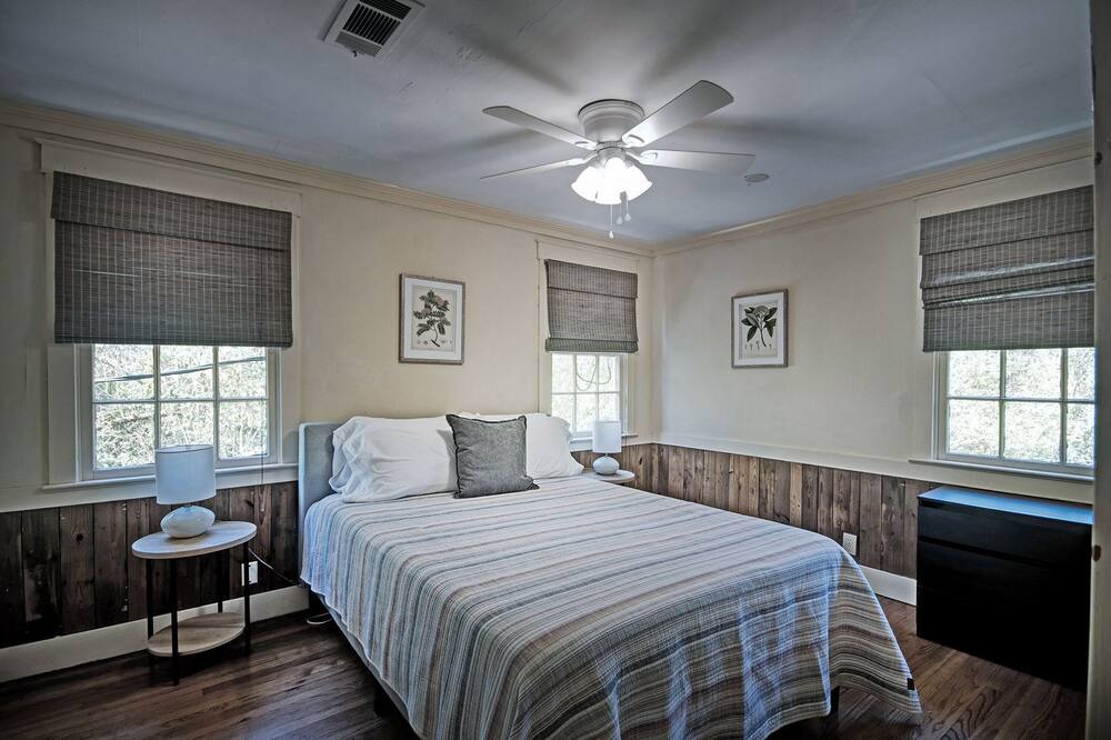 Photo of Bedroom in Jackson