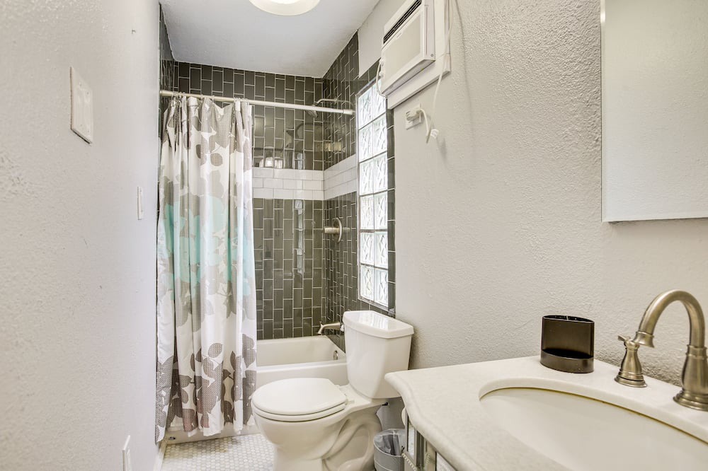 Photo of Bathroom in Galveston