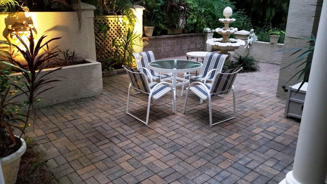 Photo of Patio Balcony in Kings Lake