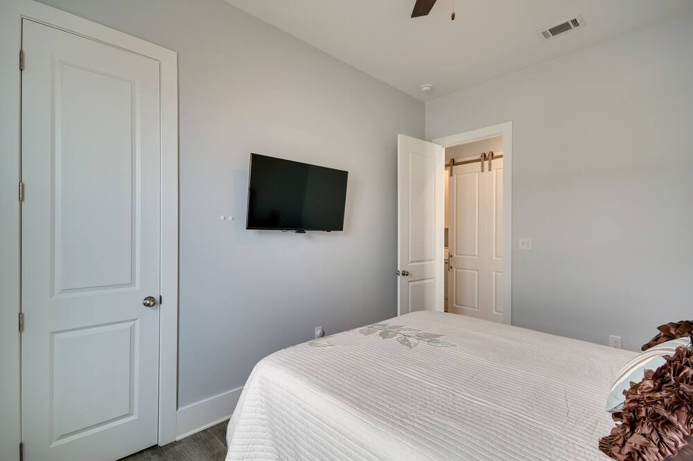 Photo of Bedroom in Mississippi City
