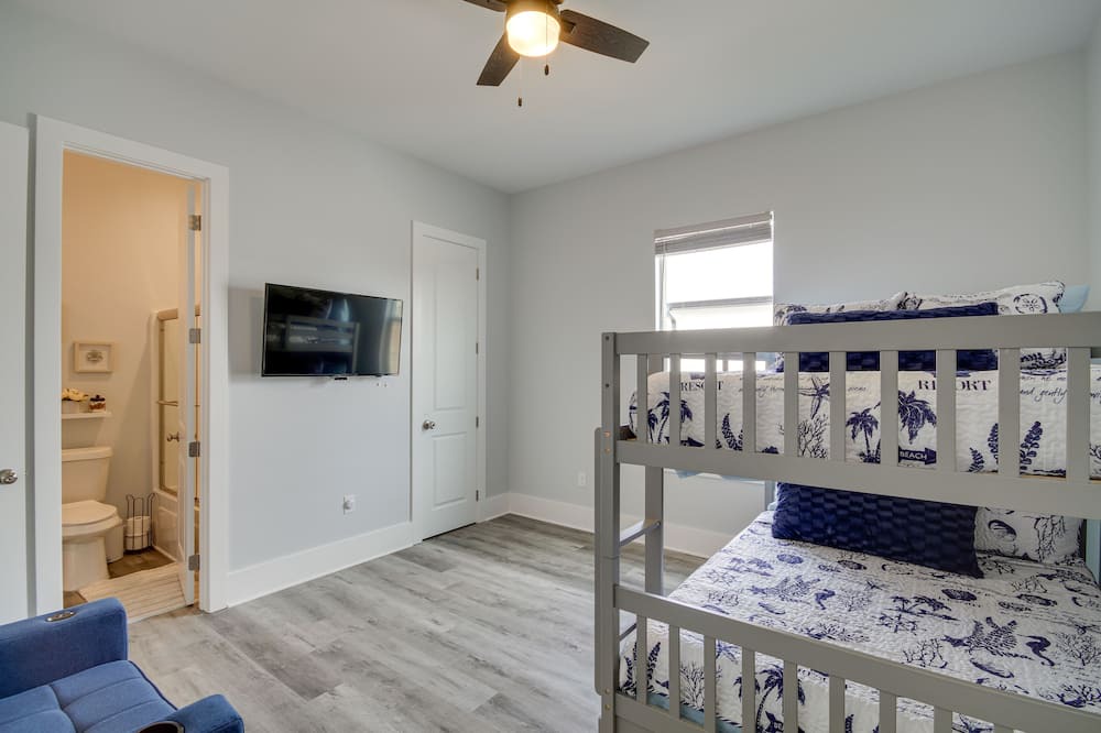 Photo of Bedroom in Mississippi City