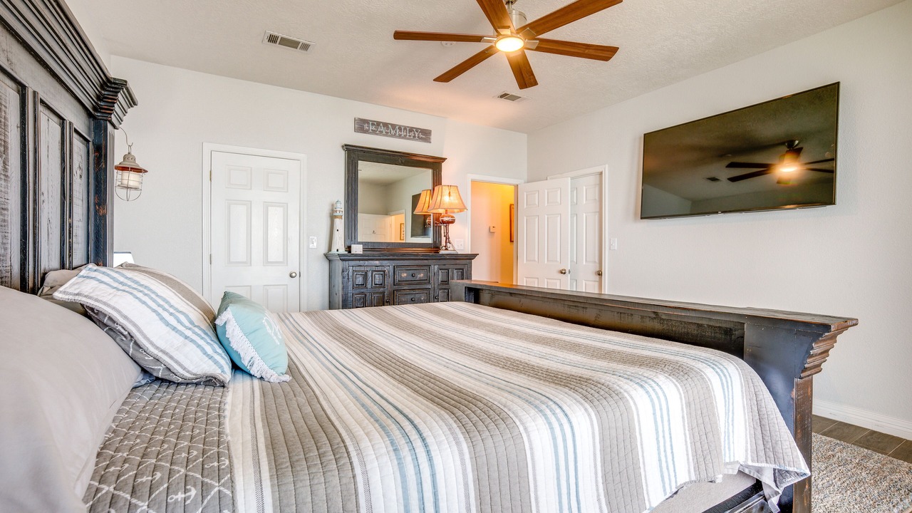 Photo of Bedroom in West Livingston