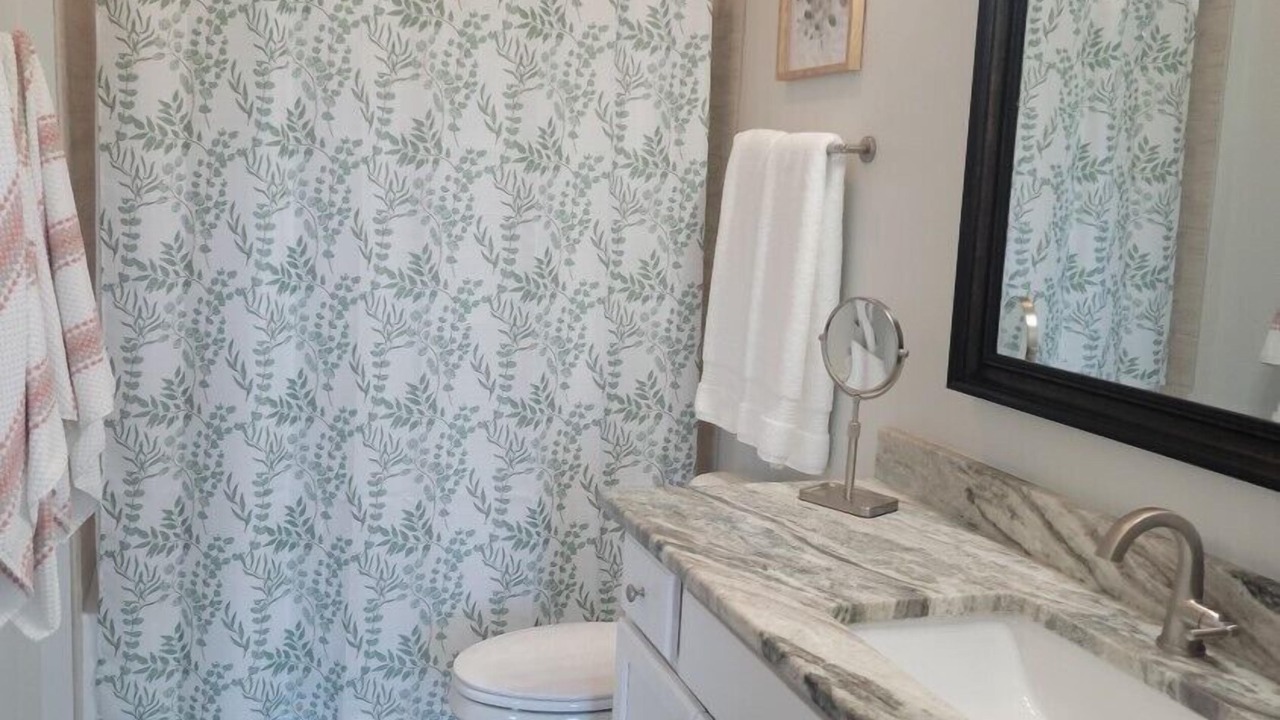Photo of Bathroom in Henderson Point