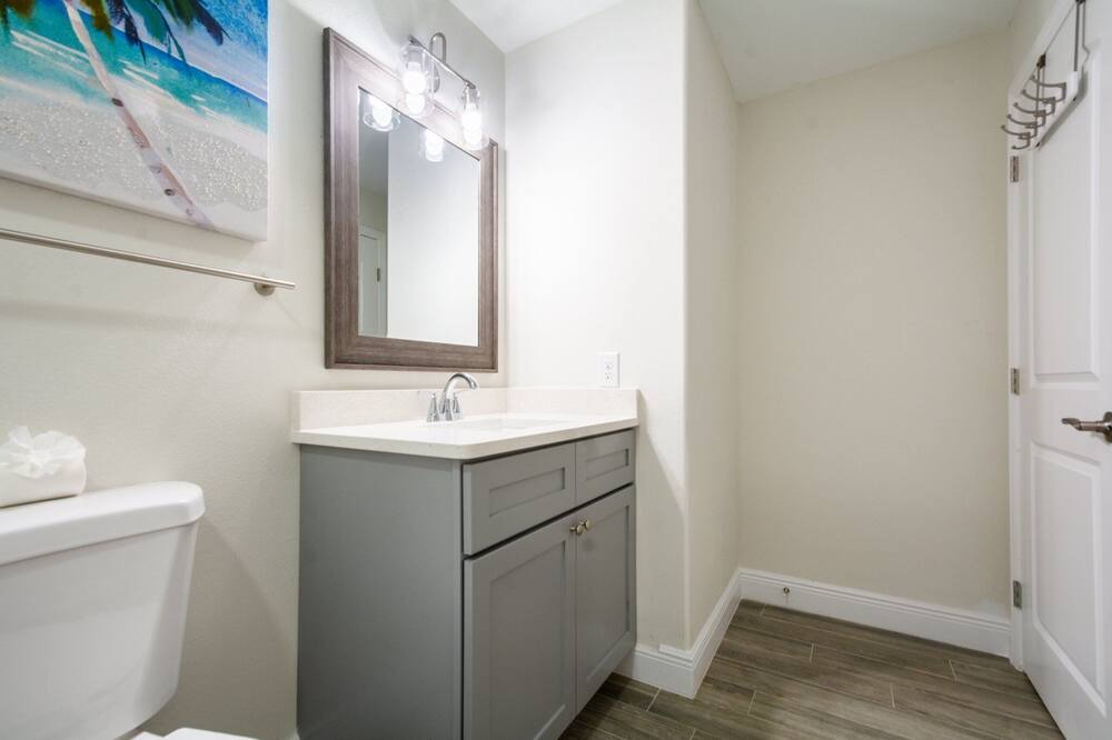 Photo of Bathroom in Port Malabar