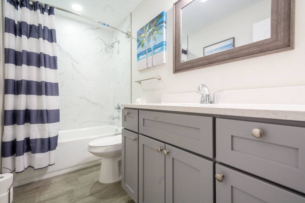 Photo of Bathroom in Port Malabar