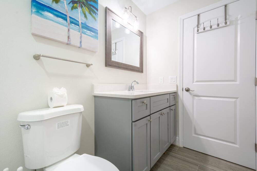 Photo of Bathroom in Port Malabar