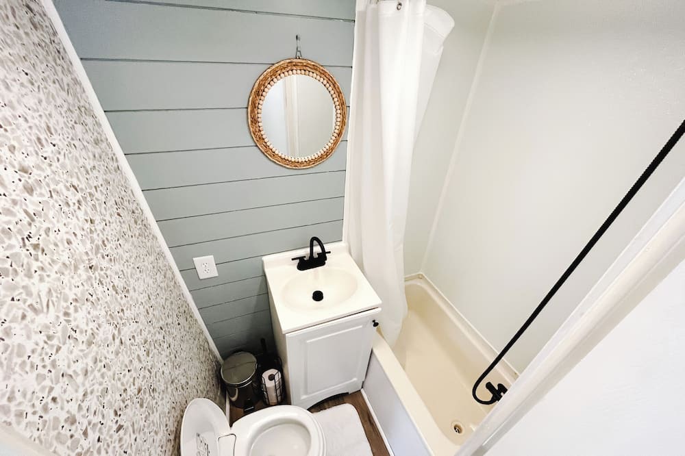 Photo of Bathroom in Ochlockonee Bay