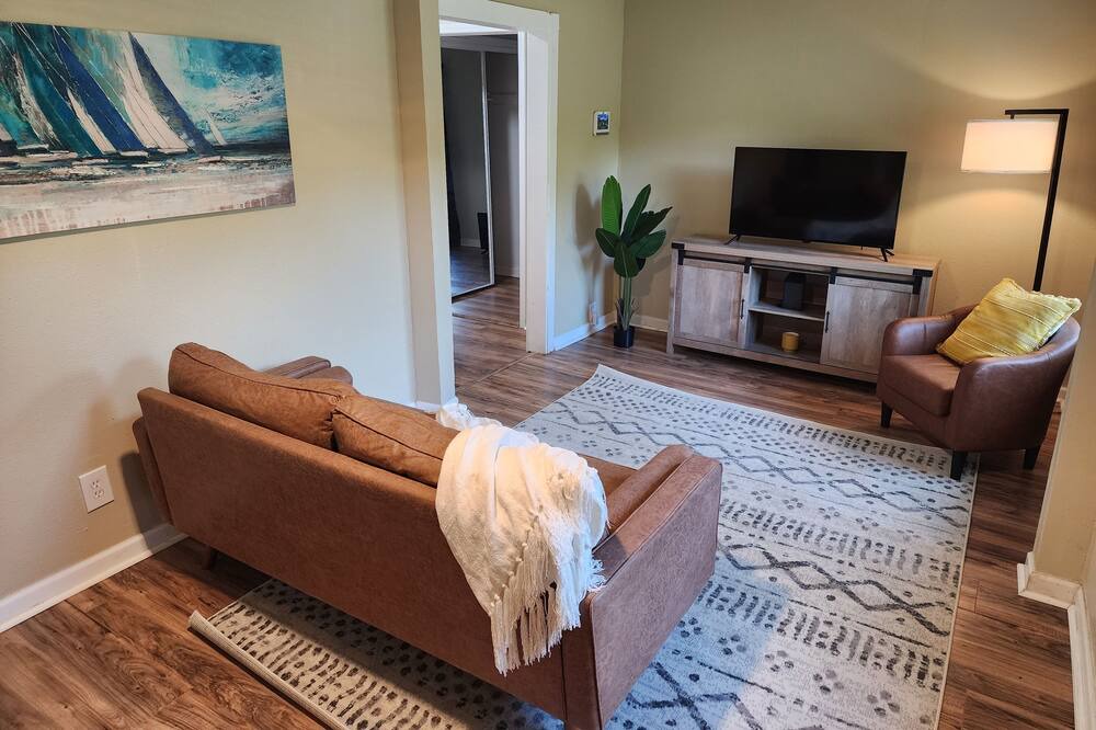 Photo of Livingroom in West Pensacola