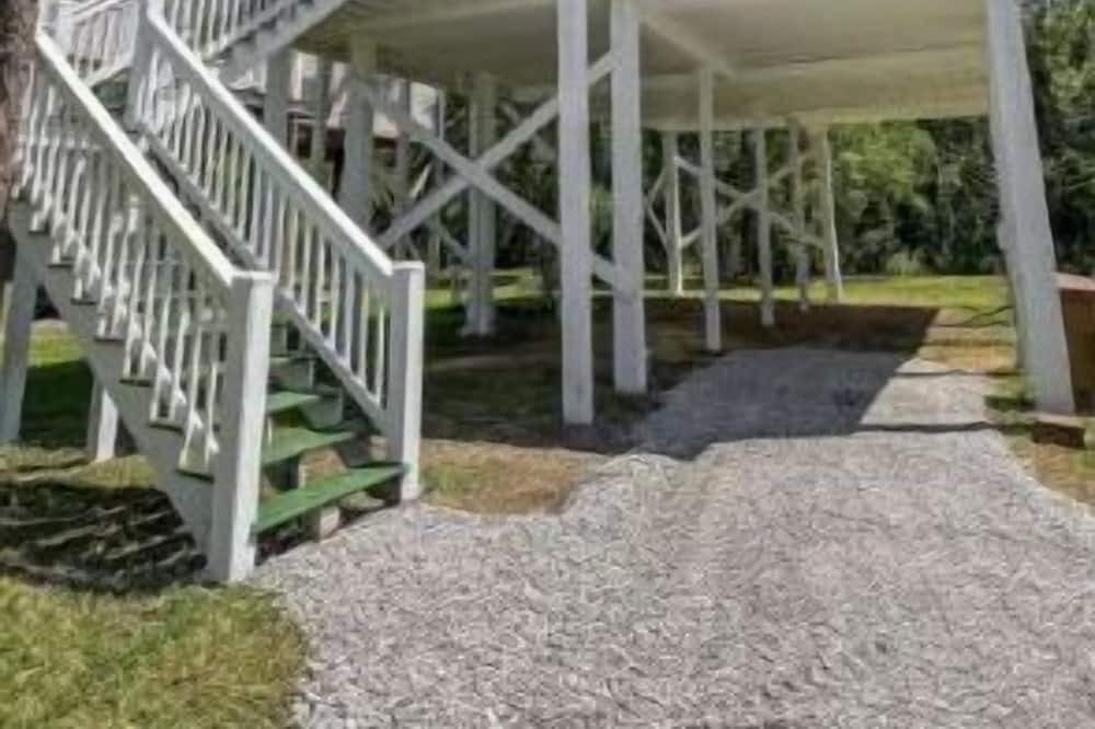 Photo of Outdoor in Henderson Point