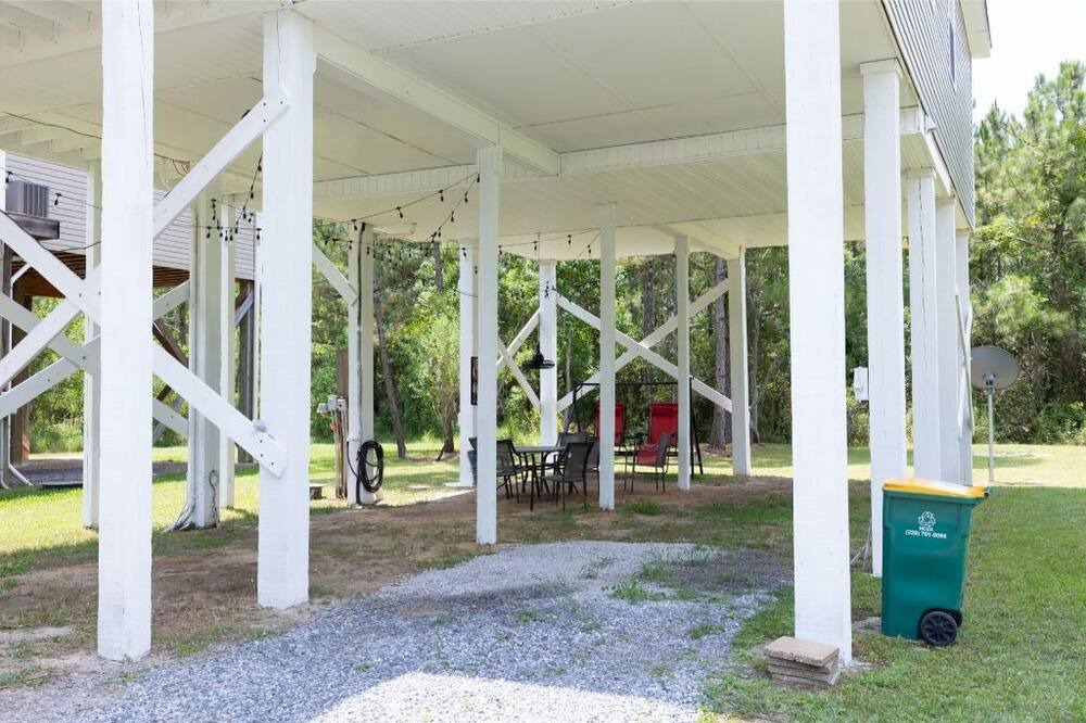 Photo of Outdoor in Henderson Point
