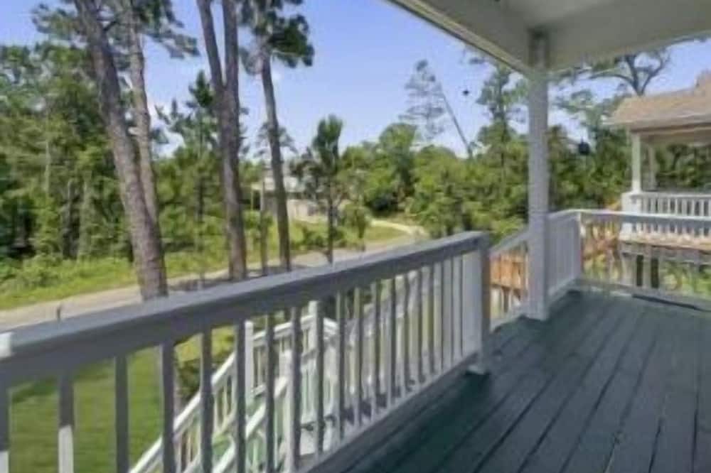 Photo of Outdoor in Henderson Point