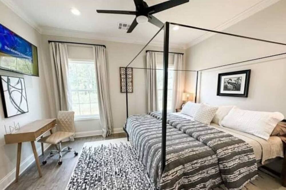 Photo of Bedroom in Claiborne