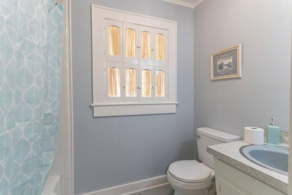 Photo of Bathroom in Fort Payne