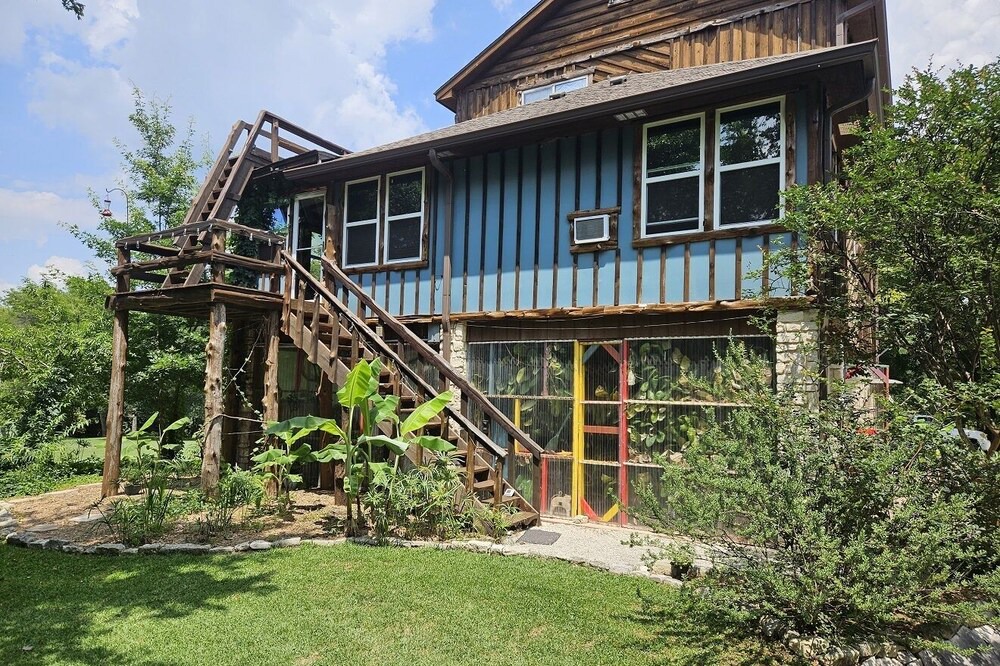 Photo of Outdoor in Dawson