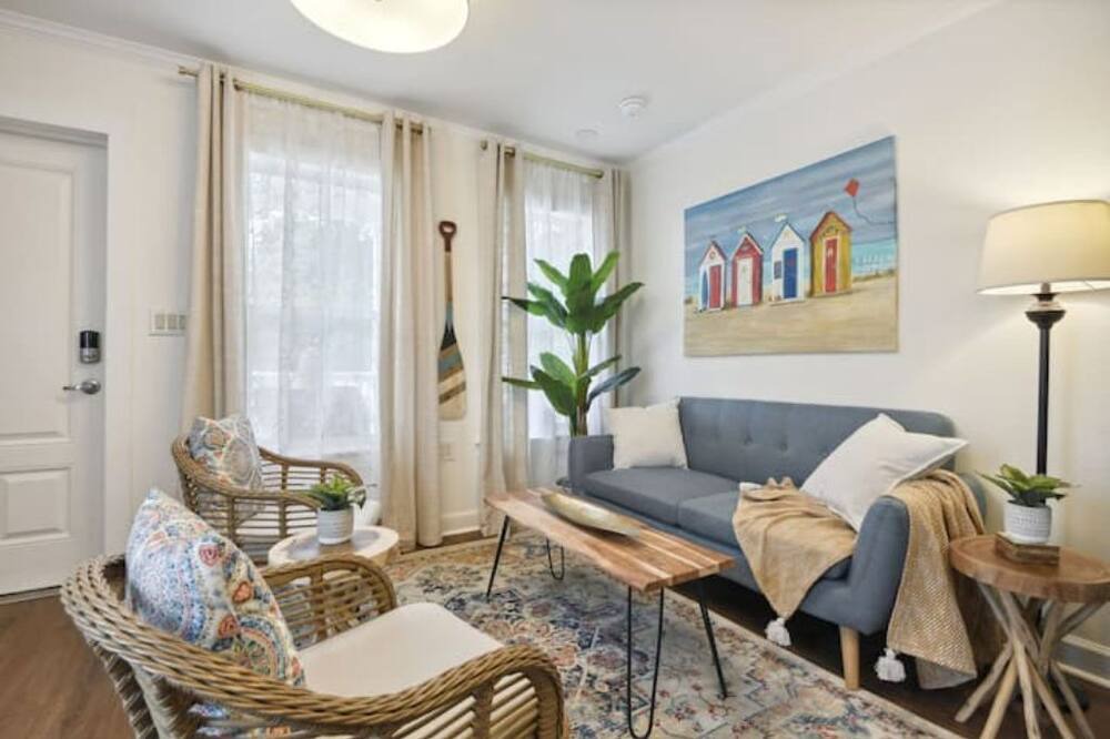 Photo of Livingroom in Ocean Springs