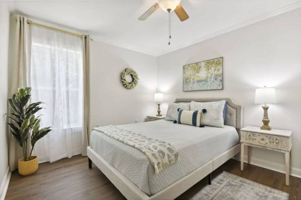 Photo of Bedroom in Ocean Springs