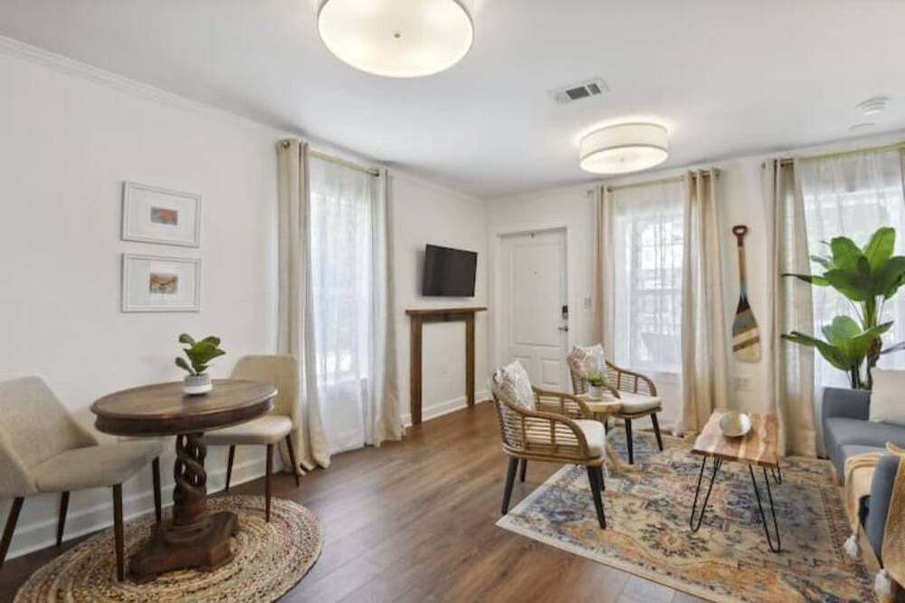 Photo of Livingroom in Ocean Springs