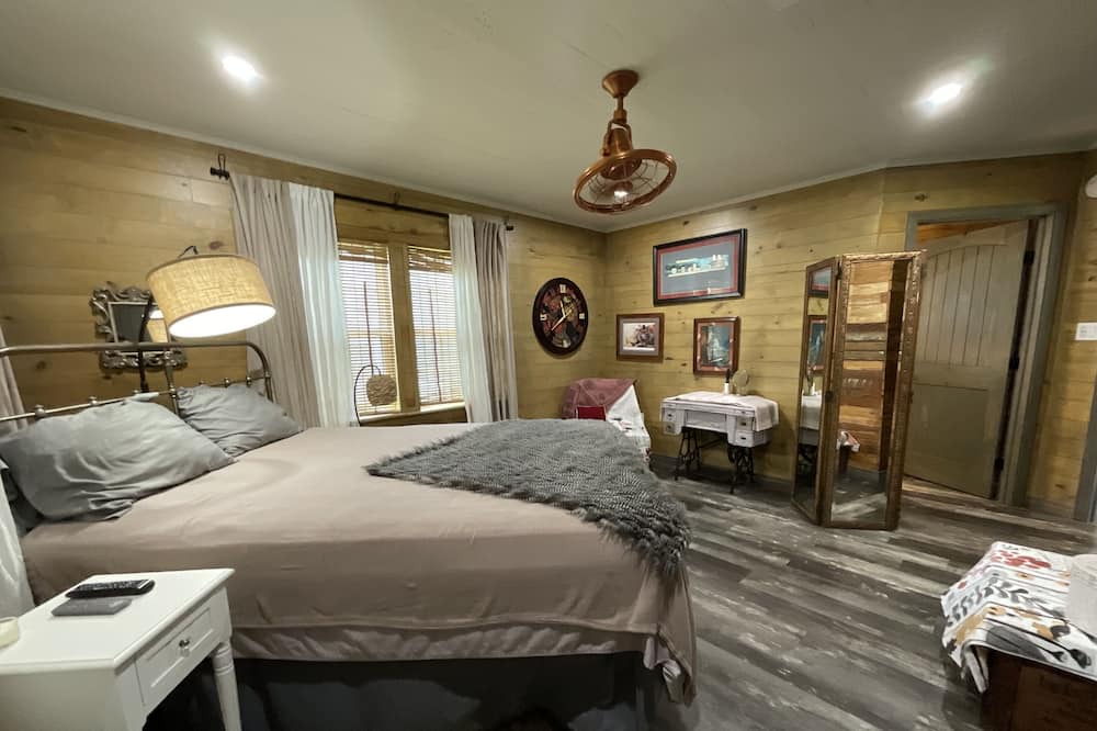 Photo of Bedroom in Ponchatoula