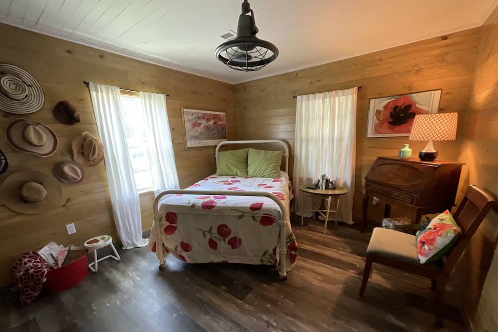 Photo of Bedroom in Ponchatoula