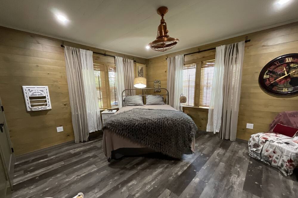 Photo of Bedroom in Ponchatoula