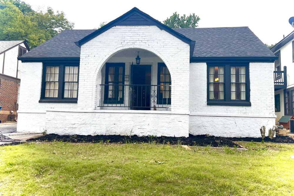 Photo of Outdoor in Tarrant