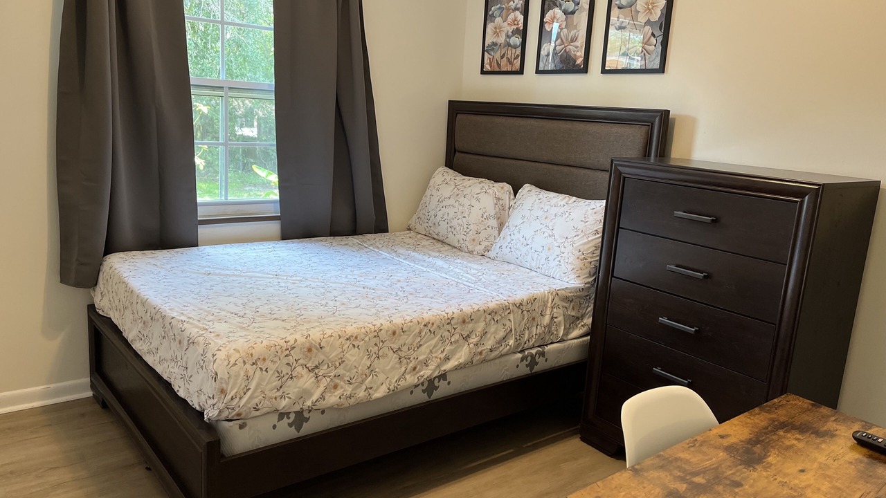 Photo of Bedroom in Seffner Community Alliance