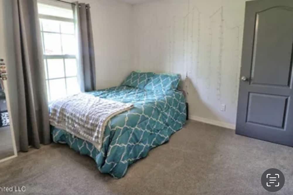 Photo of Bedroom in Moss Point