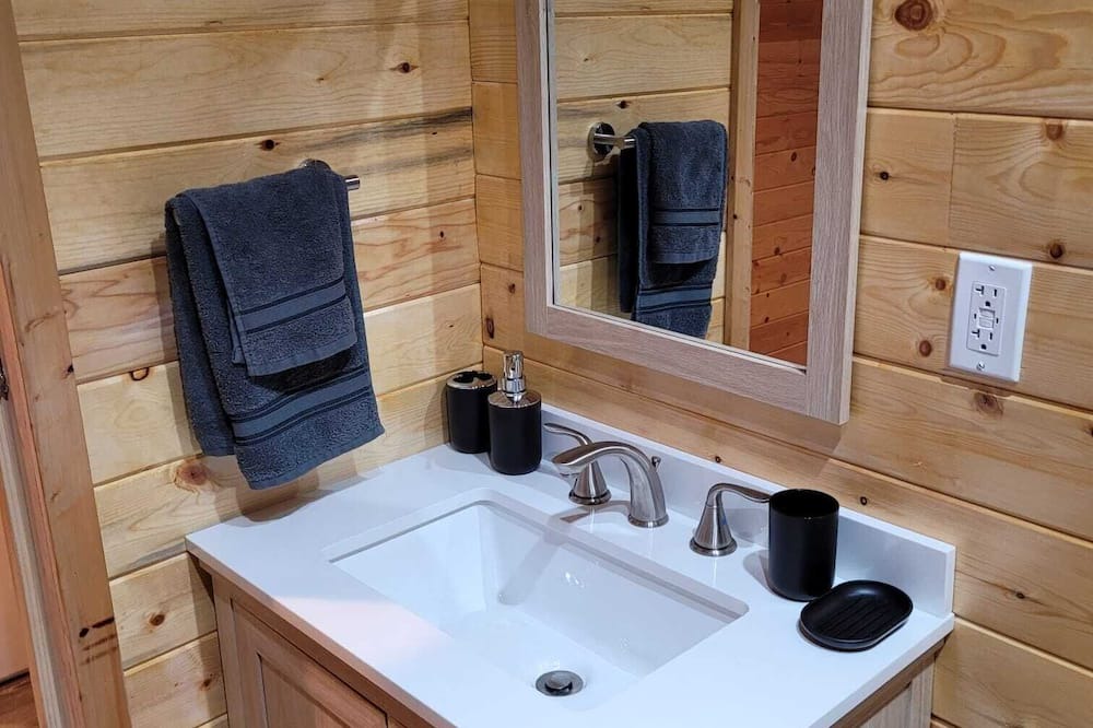 Photo of Bathroom in Fort Payne