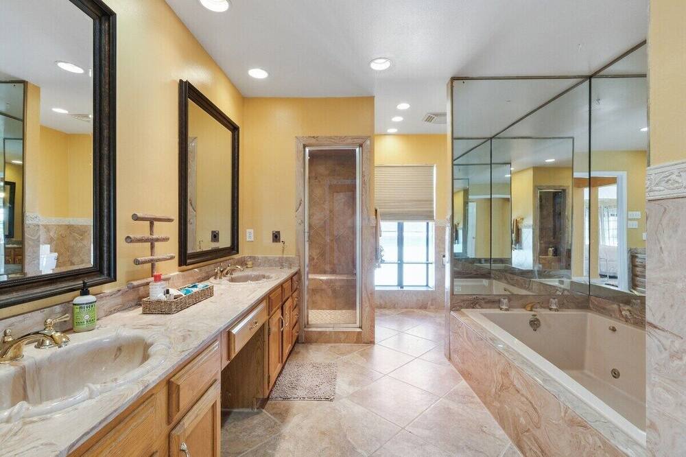 Photo of Bathroom in Seventh Ward