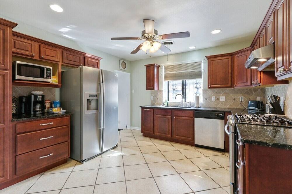 Photo of Kitchen in Seventh Ward