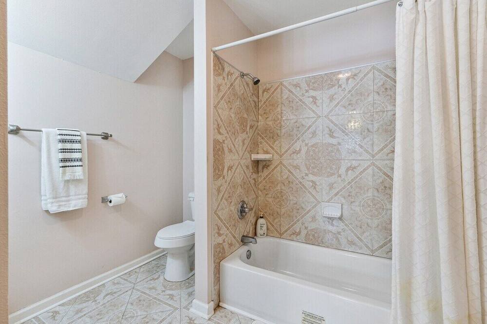 Photo of Bathroom in Seventh Ward