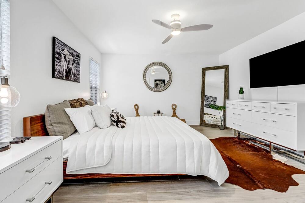 Photo of Bedroom in Willoughby Acres