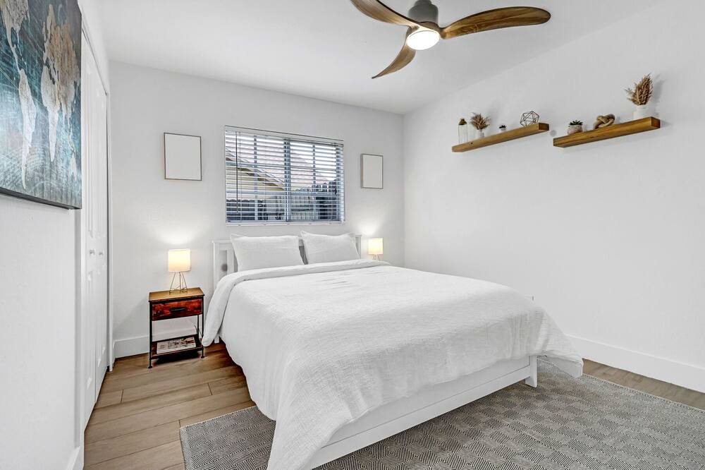 Photo of Bedroom in Willoughby Acres