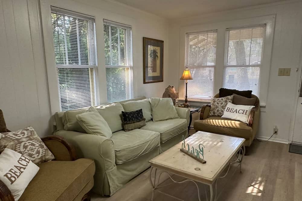 Photo of Livingroom in Ono Island