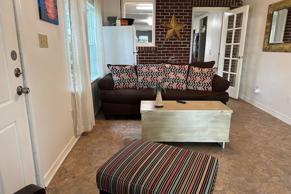 Photo of Livingroom in Ono Island