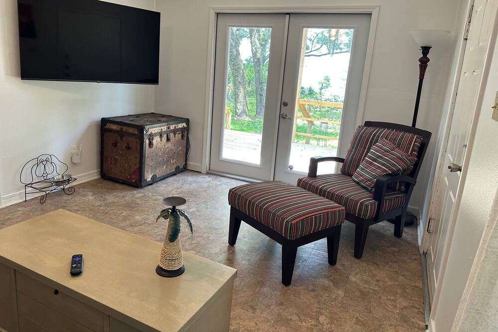 Photo of Livingroom in Ono Island