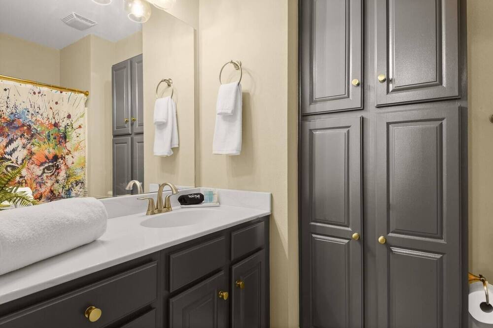 Photo of Bathroom in Highlands - Perkins