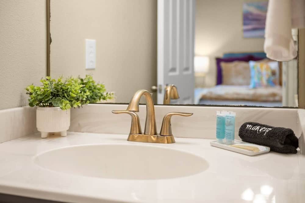 Photo of Bathroom in Highlands - Perkins