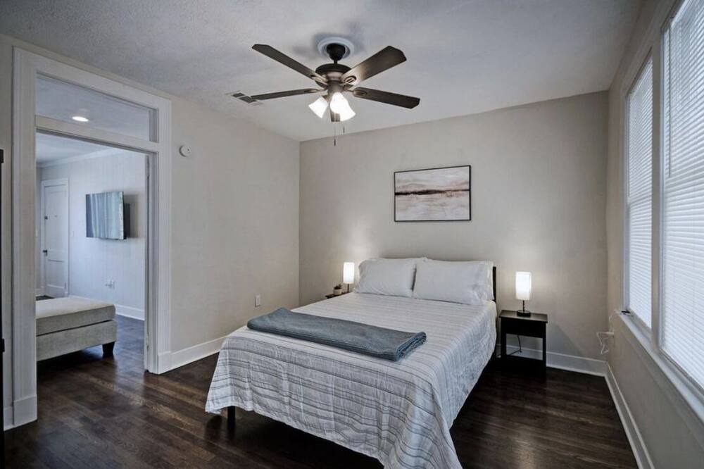 Photo of Bedroom in Clinton