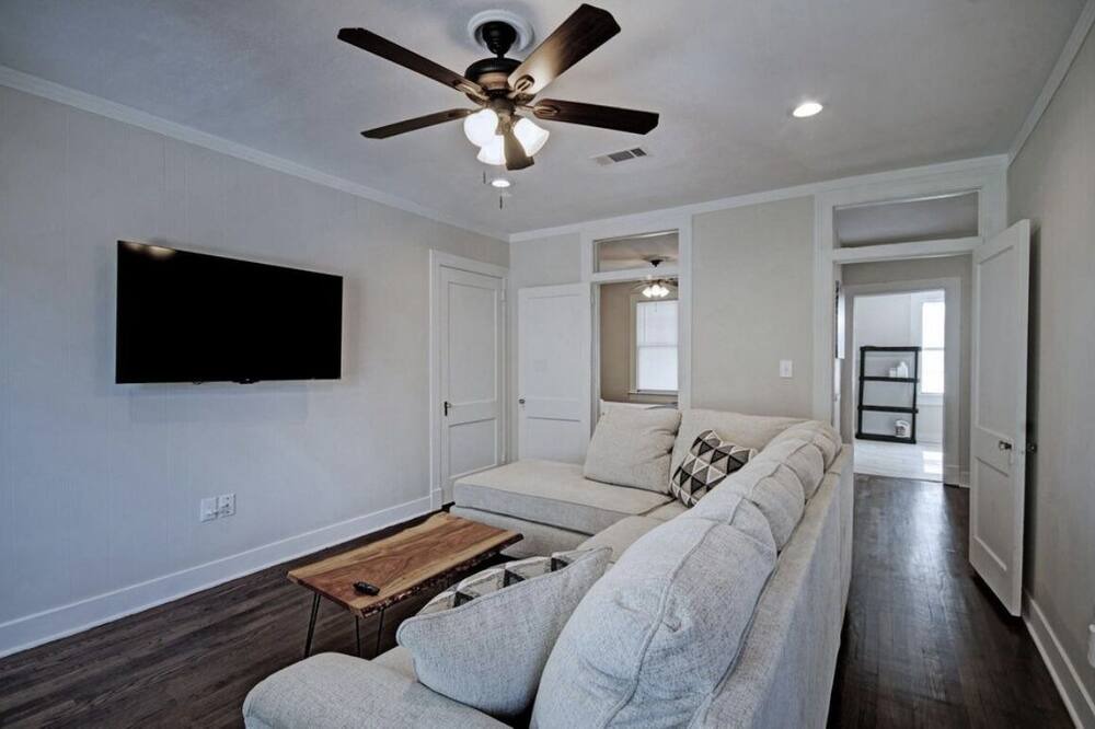 Photo of Livingroom in Clinton