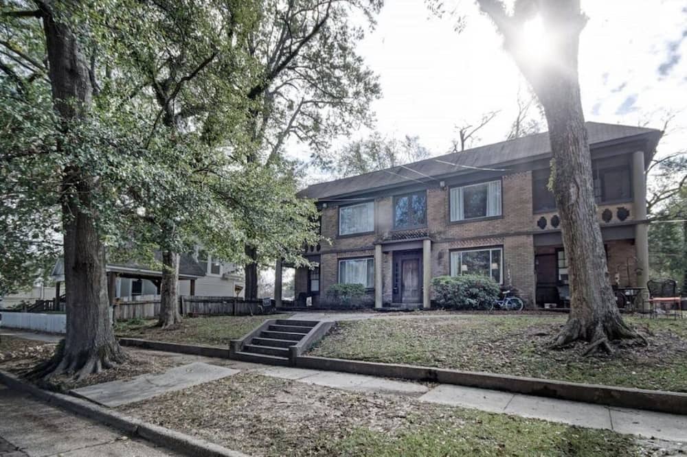 Photo of Outdoor in Clinton