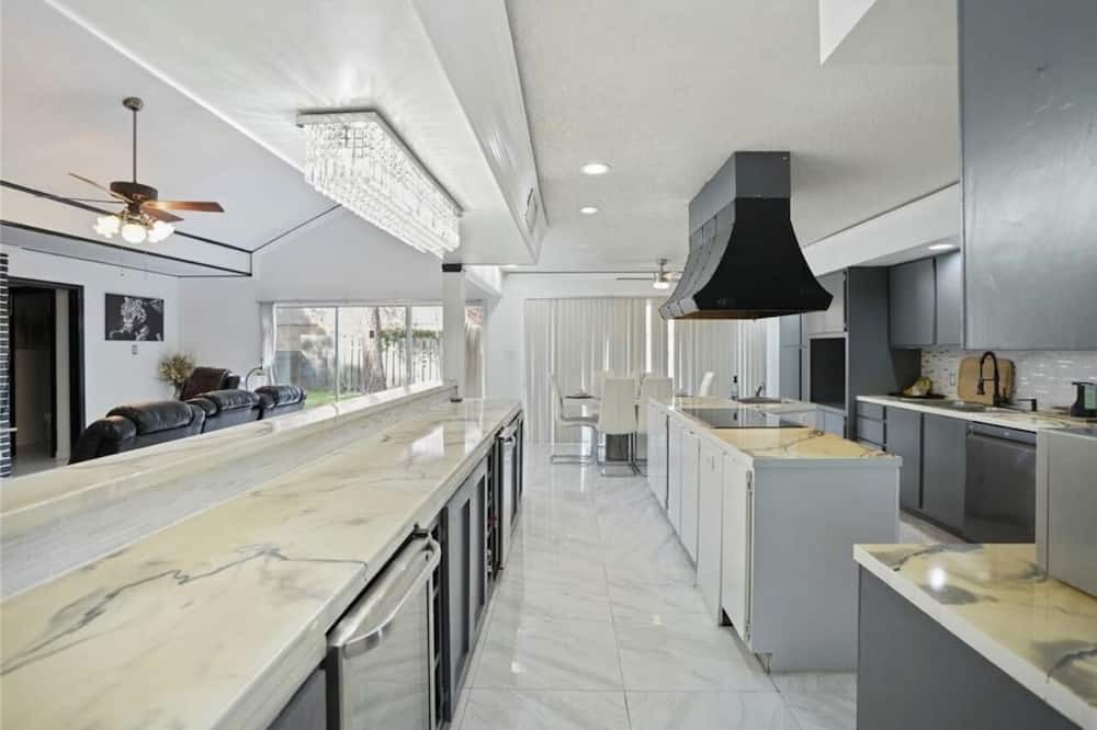 Photo of Kitchen in Lakeview  Jefferson County