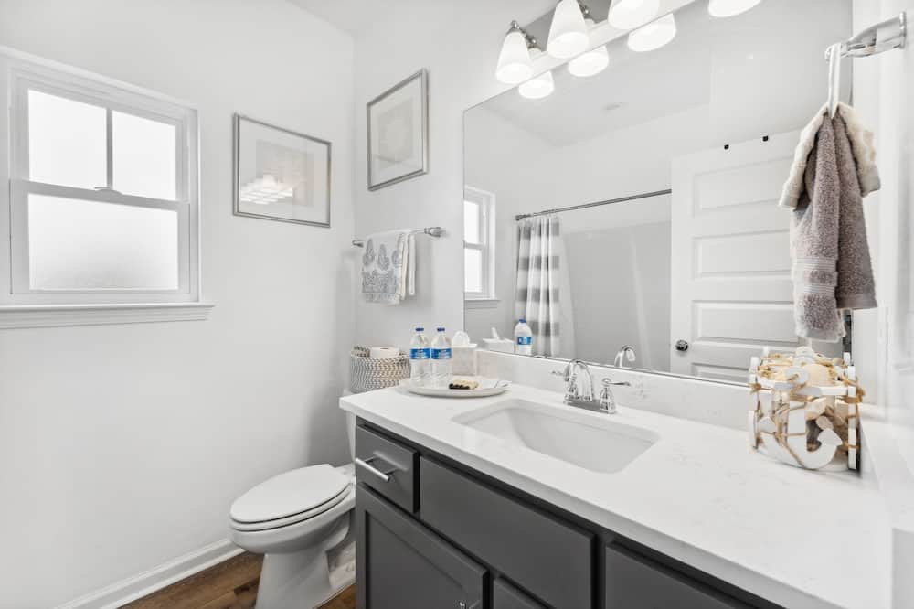 Photo of Bathroom in Callaway