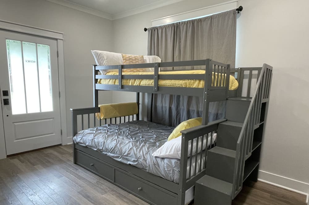 Photo of Bedroom in Broussard