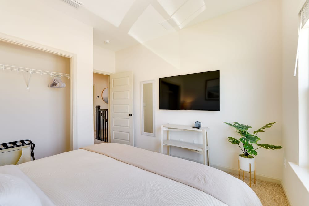 Photo of Bedroom in Cedar Grove
