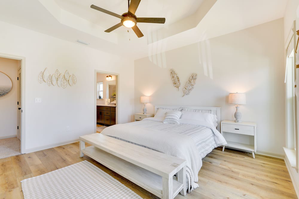 Photo of Bedroom in Cedar Grove