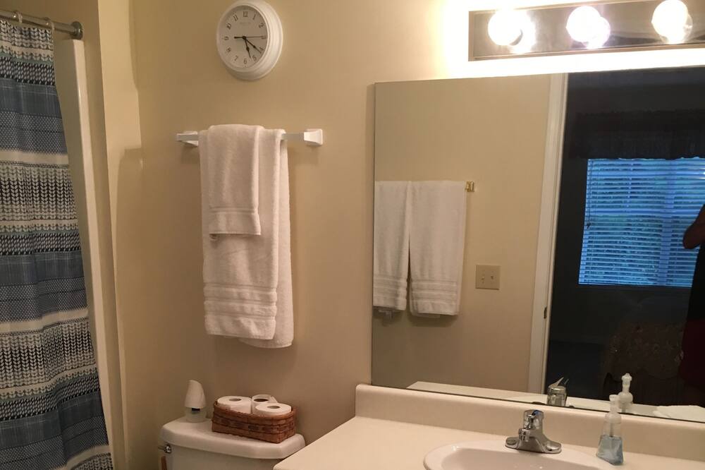 Photo of Bathroom in Dadeville