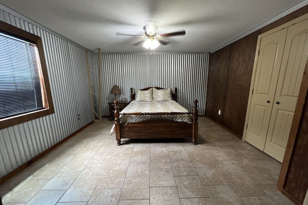 Photo of Bedroom in Perry