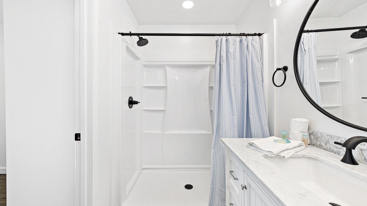Photo of Bathroom in Lillian