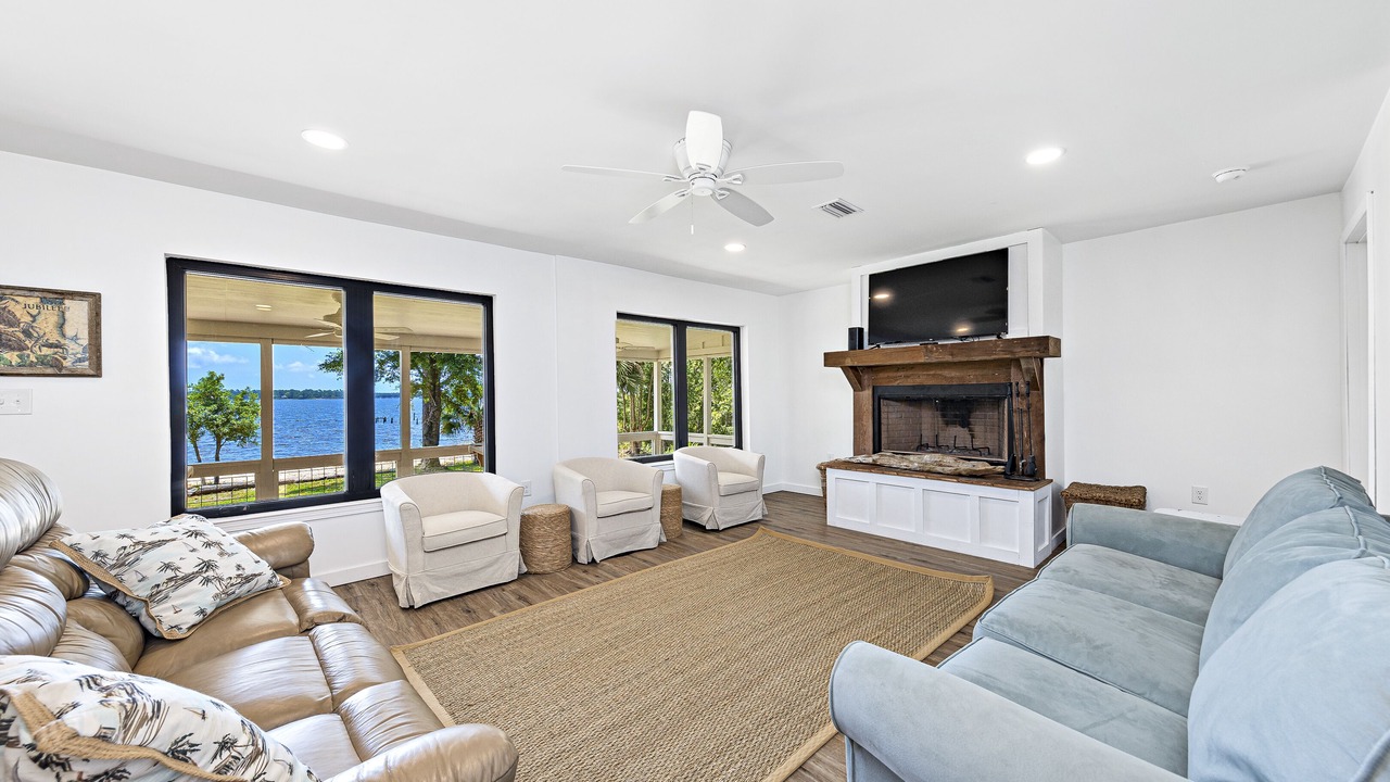 Photo of Livingroom in Lillian